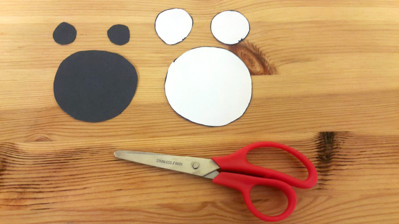 Kids Toddlers learn Mandarin Chinese through this fun art fork painting sensory craft animal fish Miaomiao kids children kids activities