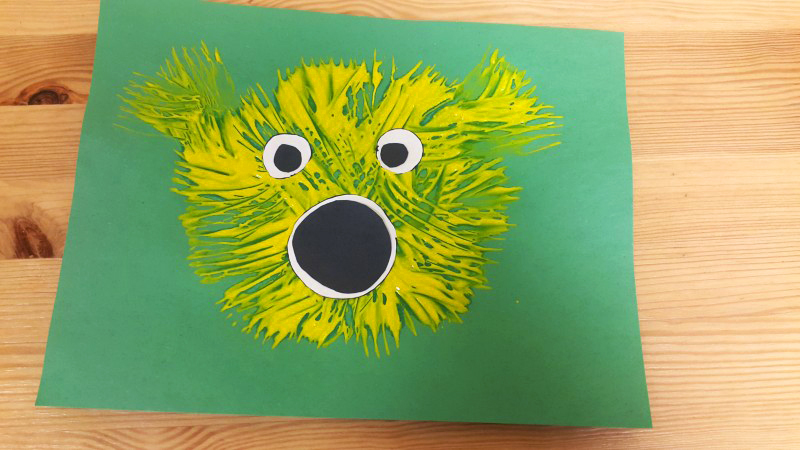 Kids Toddlers learn Mandarin Chinese through this fun art fork painting sensory craft animal fish Miaomiao kids children kids activities